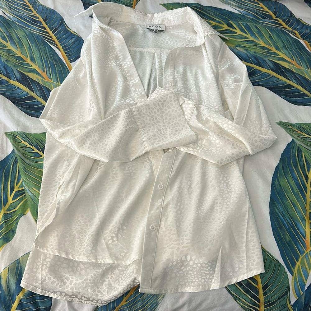 Vici Dolls White/Silver Button Down Blouse